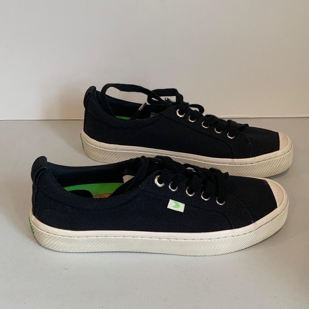 Cariuma Women’s Size 8 Men’s 6.5 Black Canvas Skateboard Sneakers Shoes